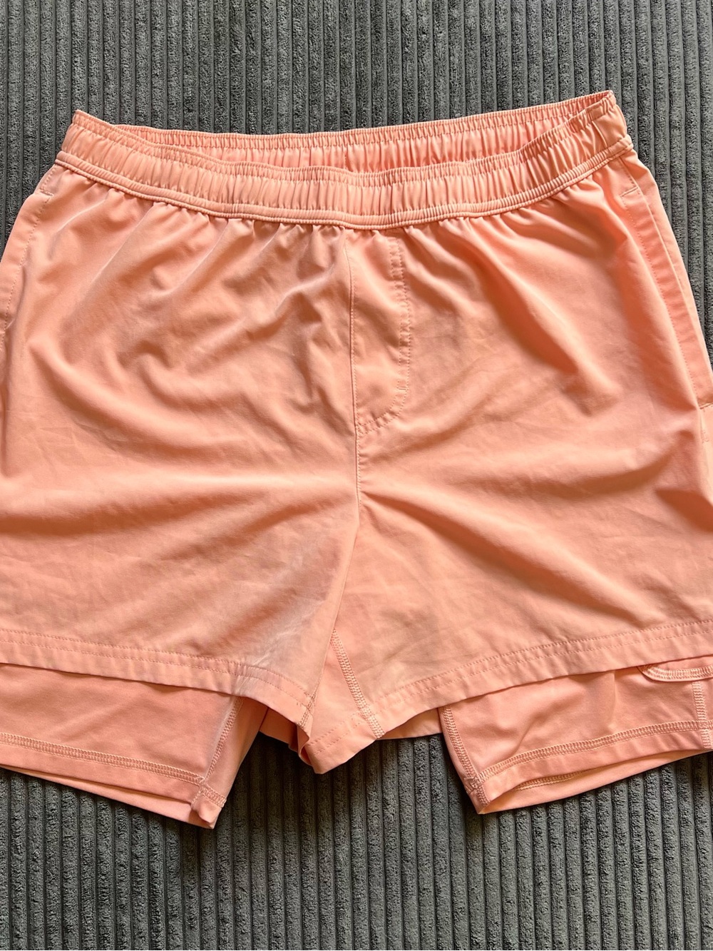DSG Men’s Medium 2-in-1 Peach Running Shorts Lined Athletic Zip Pocket - Picture 1 of 10